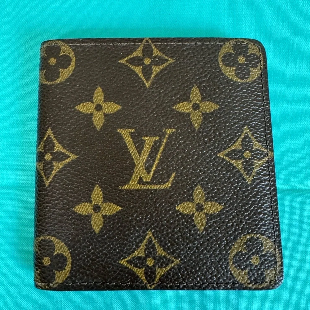 Louis Vuitton Cortes Credit Card Bifold Wallet